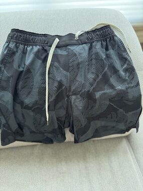 Vuori Men's Athletic Shorts in Black and Gray